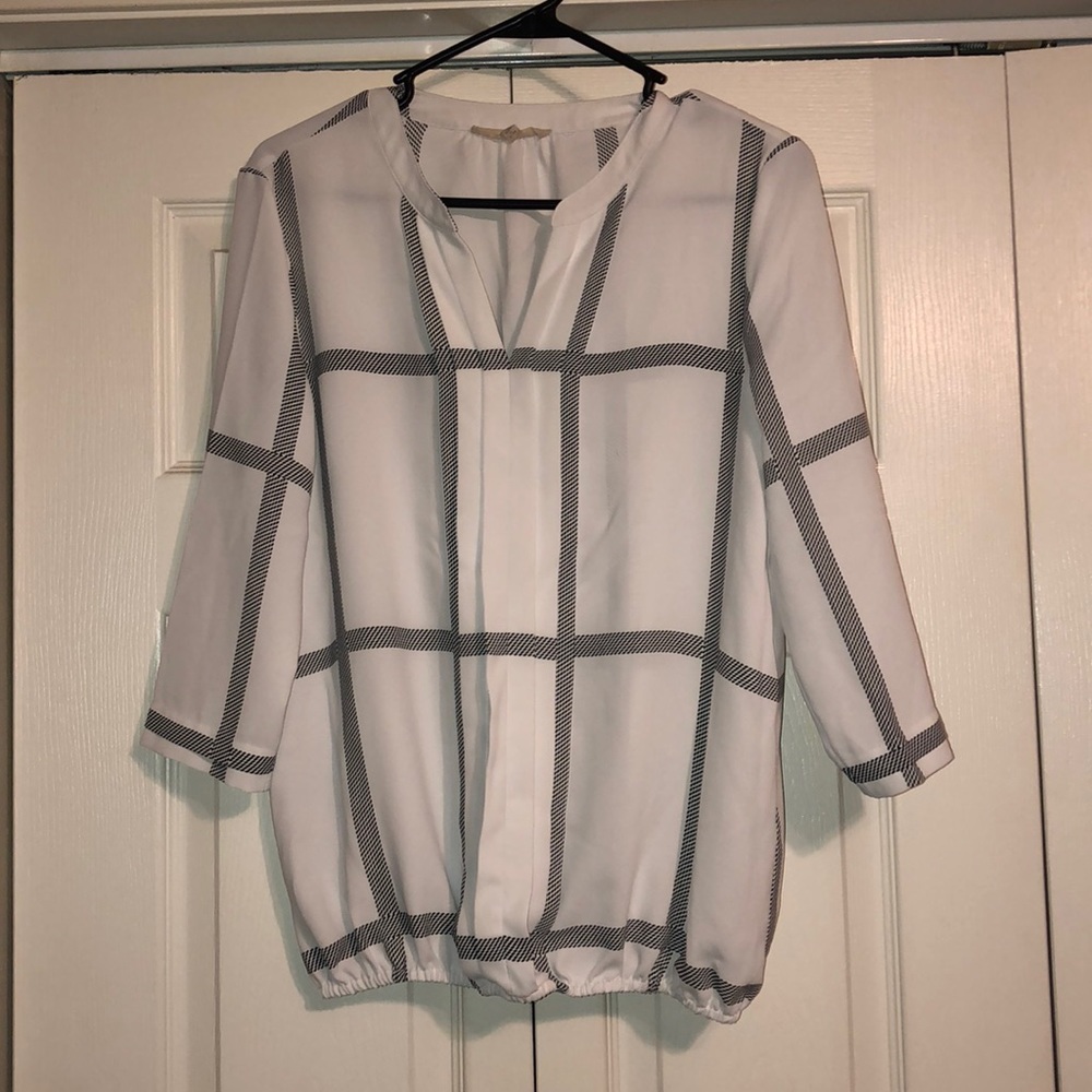 41 Hawthorn white and black top